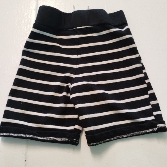 Black and white striped Mickey Mouse shorts - Picture 3 of 3